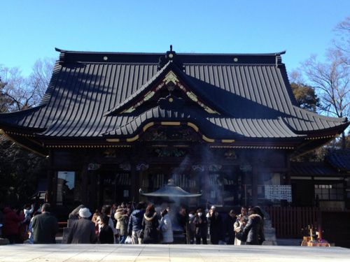 初詣客で賑わう妻沼聖天山