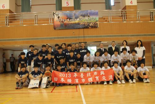 試合前には記念撮影も