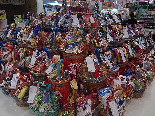 山積みにされたクリスマス･ハンパー