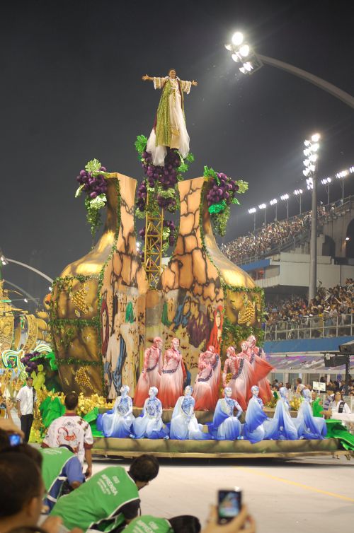 サンパウロ市で開かれたカーニバル（撮影：サンパウロ新聞社記者・毛利健人）