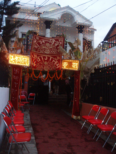 ウエルカム装飾とライティング、バナナのが一対。