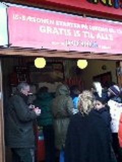 こちらの店で上のアイスをもらいました。