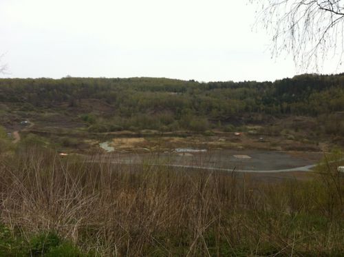 採掘場は本来、火山湖でした。