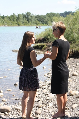 例年だとそろそろ水遊びの季節だった、氾濫したボウ川