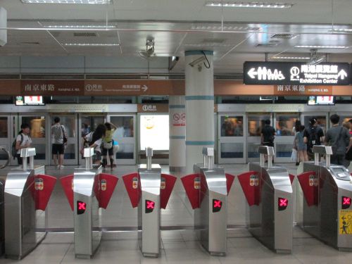 現行の南京東路駅