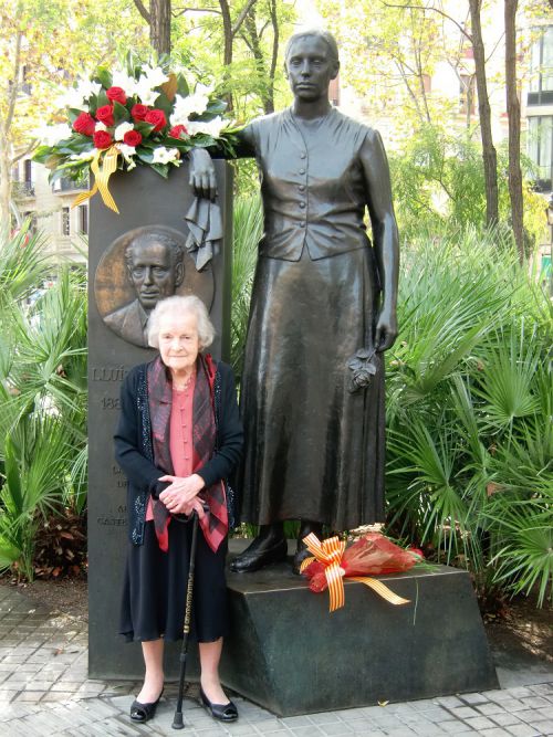 この像のモデルの少女だった、92歳のセニョーラ。