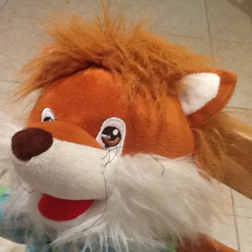 学年ごとにスクールドールが変わります。1年間子どもたちに遊ばれてかなり汚れてくるので1年で変わるのがちょうどいいのかもしれません…