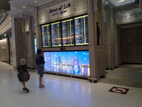 スワンナプーム空港内　（これは熱探知機じゃありません）