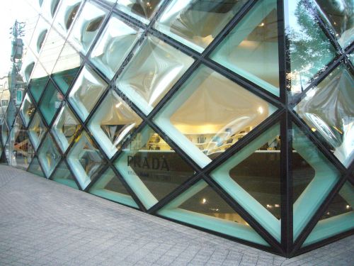 立体的なガラス