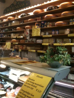 チーズ屋さんならではの品揃え