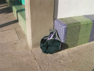 あっちにもぽいっ