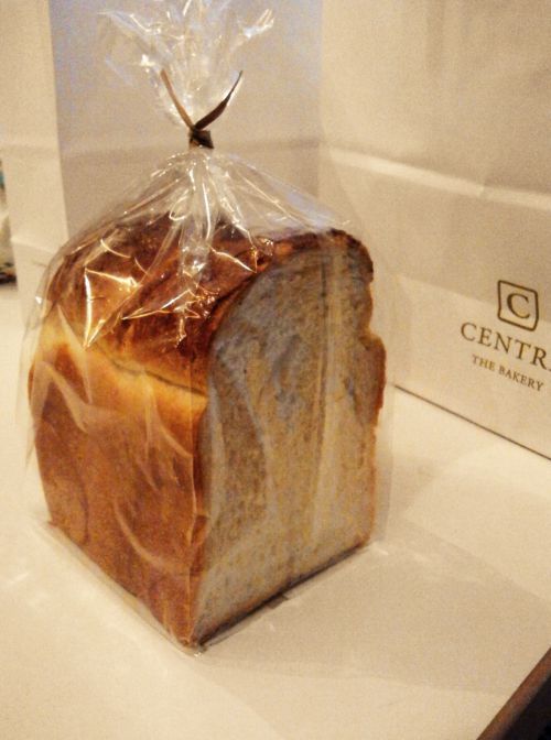 イギリスパン。半分を友人にあげたので、これで１斤分