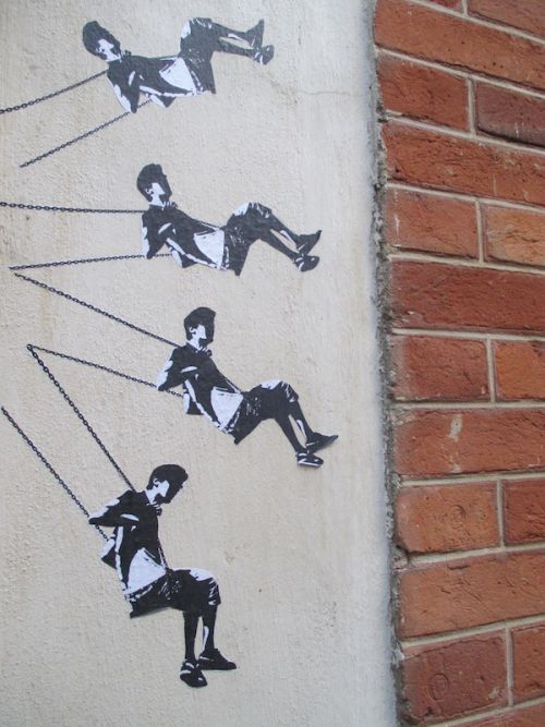 小さな路地にあったとっても小さな落書き