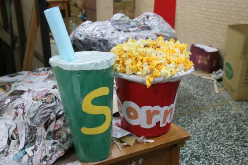 ドリンクにポップコーンのセット