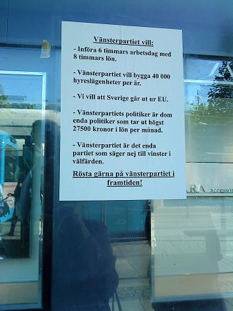 A4の白い紙に政党の方針が書かれた宣伝