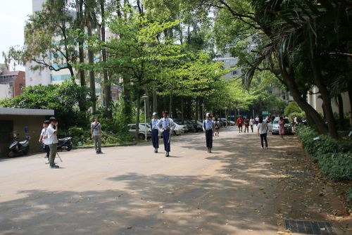 正門前では、衛兵交替の儀式が行われました