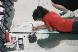 校長の卒業証書の準備の様子