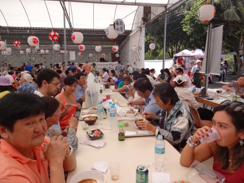 アルジャーの花祭りの飲食ブース