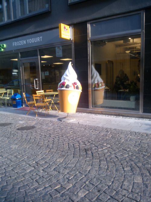 フローズンヨーグルトの模型、見た目はソフトクリームのようです。