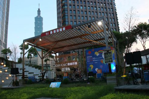 会場の統一阪急百貨店台北店の2階にある広場