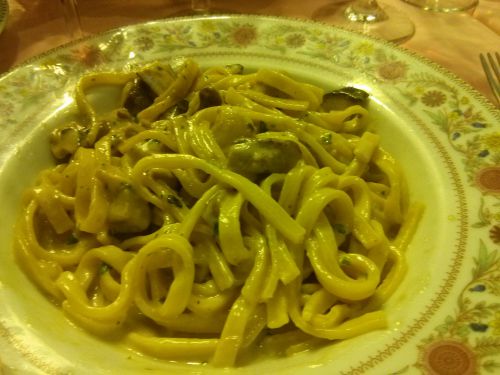 フンギ・ポルチーニ入りパスタ