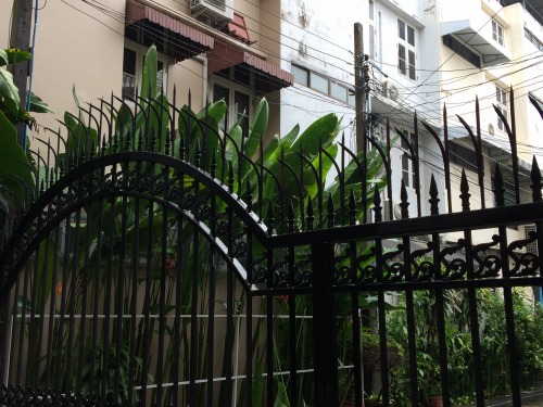 強化後の入り口ゲート。良く見ると…