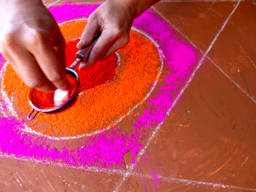 茶漉しで振るいながら粉を均一に落とします。