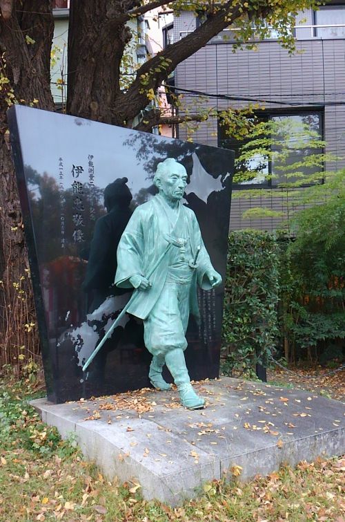 近代日本地図の祖、伊能忠敬。