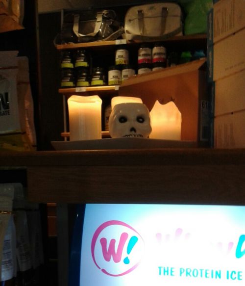 スポーツセンターにも、オバケのキャンドル入れ。