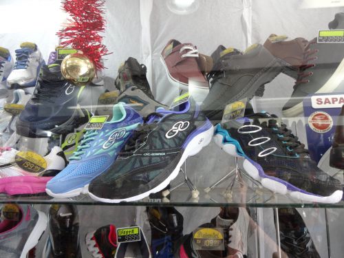 ブラジルの靴ブランド「オリンピクス」のスニーカー