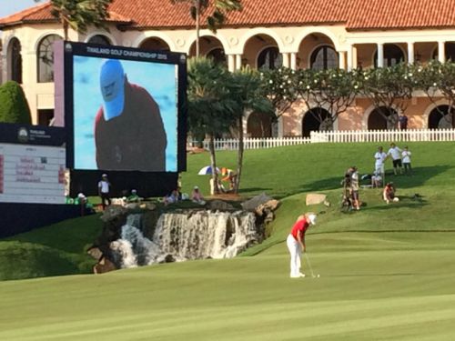 １８ホール、最後のショット！