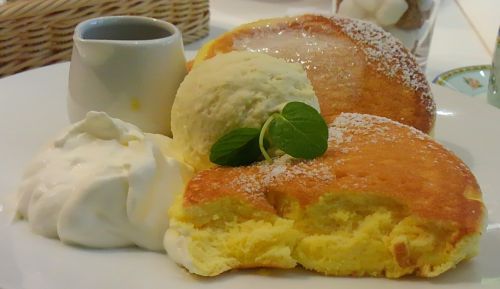 パンケーキの断面。ふわふわです。