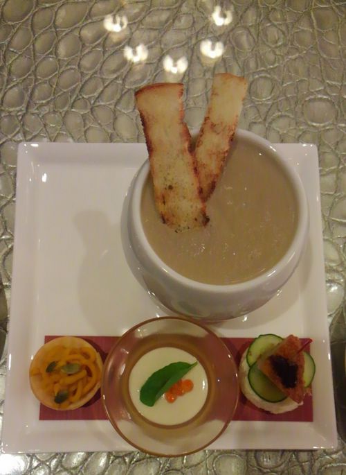 まずはこちらが出てきます。