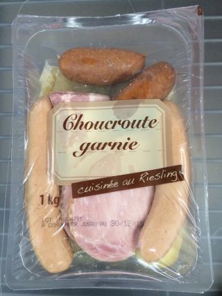 これは、フランス製。肉・野菜が入っていて温めるだけの簡単なパックも有りました。