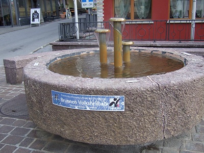 フォルクスハイルバートからの温泉水が湧き出ています。そばにいるだけで癒されそう。