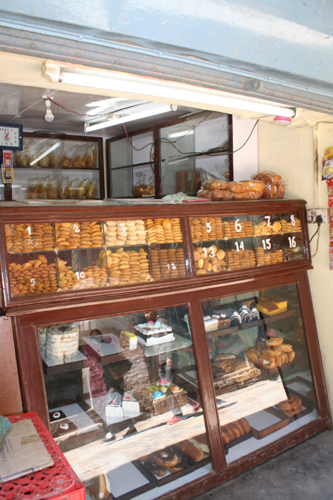 レトロなショーケース、味わいがあります。