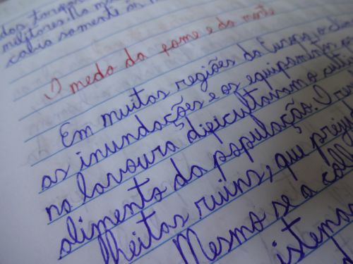 小学校中学年以上になるとボールペンでノートに写す事が増えるブラジル