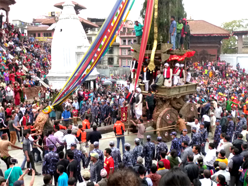 群集が一斉に歓声をあげます！