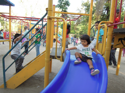 週末サンティアゴ市内の公園は親子連れで大人気！