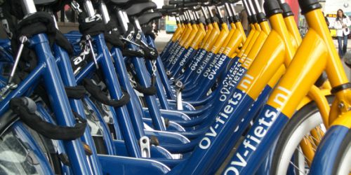 OVと呼ばれる、貸し自転車が便利。