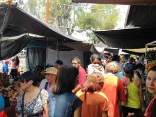 露天市もやっぱり大混雑。