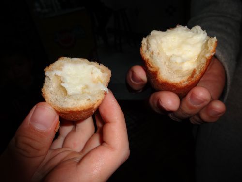 ブラジルらしくコーン型の生地の底に詰められたカトゥピリ