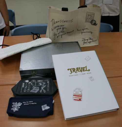 卒業アルバムのセット