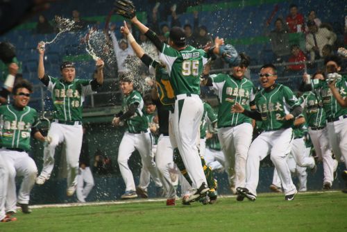 大学野球のUBLで優勝した國立體育大學