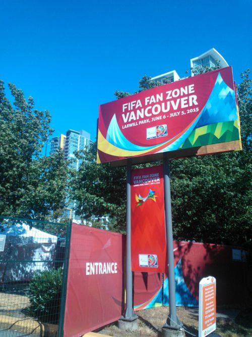 家族連れも楽しめるゲームや展示がいっぱいのＷ杯ファンゾーン