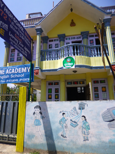 緑「安全」と診断され、再開された学校