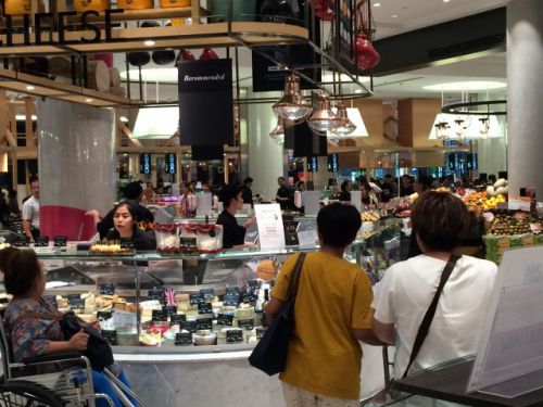 SCで食べる、遊ぶ、買うの三つ巴