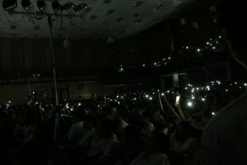 スマートフォンを使っています