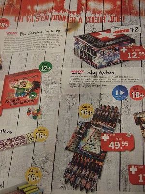 数日前に我が家に入っていた広告には、大々的に花火の売り出しがされていましたが、当然ながら花火を置いている店舗は我が町にはありませんでした。