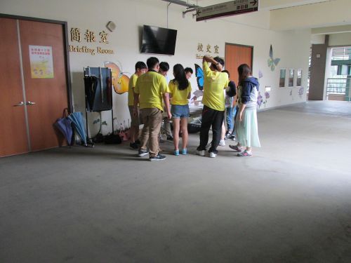 現役大学生の支援スタッフによるミーティング